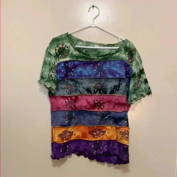 Multicolored  NWOT Graphic Short Sleeve T-Shirt w Stretch, asymmetrical hemline - Picture 1 of 5